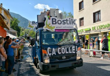 Briancon, Fransa - 19 Temmuz, tanıtım karavan sahne 18 Briancon, de 2017.The gözlük yönlendirmek Briancon - Izoard, Tour de France 2017. 