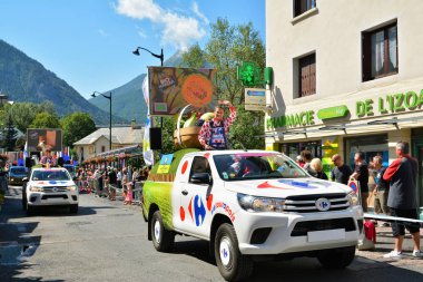 Briancon, Fransa - 19 Temmuz, tanıtım karavan sahne 18 Briancon, de 2017.The gözlük yönlendirmek Briancon - Izoard, Tour de France 2017. 