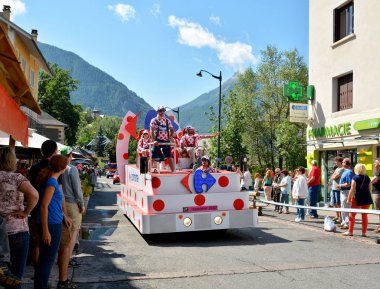 Briancon, Fransa - 19 Temmuz, tanıtım karavan sahne 18 Briancon, de 2017.The gözlük yönlendirmek Briancon - Izoard, Tour de France 2017. 