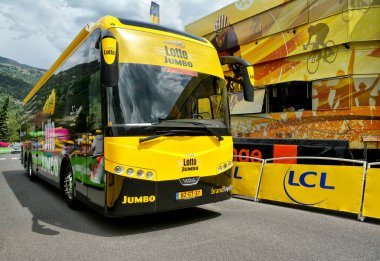 Briancon, Fransa - 19 Temmuz, tanıtım karavan sahne 18 Briancon, de 2017.The gözlük yönlendirmek Briancon - Izoard, Tour de France 2017. 