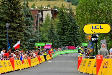 Briancon, Fransa - 19 Temmuz, tanıtım karavan sahne 18 Briancon, de 2017.The gözlük yönlendirmek Briancon - Izoard, Tour de France 2017. 