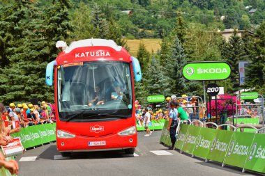 Briancon, Fransa - 19 Temmuz, tanıtım karavan sahne 18 Briancon, de 2017.The gözlük yönlendirmek Briancon - Izoard, Tour de France 2017. 
