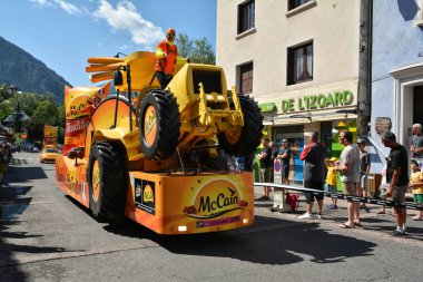 Briancon, Fransa - 19 Temmuz, tanıtım karavan sahne 18 Briancon, de 2017.The gözlük yönlendirmek Briancon - Izoard, Tour de France 2017. 