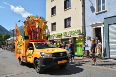 Briancon, Fransa - 19 Temmuz, tanıtım karavan sahne 18 Briancon, de 2017.The gözlük yönlendirmek Briancon - Izoard, Tour de France 2017. 