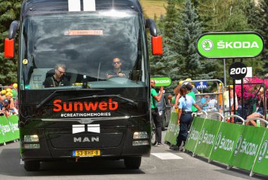 Briancon, Fransa - 19 Temmuz, tanıtım karavan sahne 18 Briancon, de 2017.The gözlük yönlendirmek Briancon - Izoard, Tour de France 2017. 