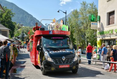 Briancon, Fransa - 19 Temmuz, tanıtım karavan sahne 18 Briancon, de 2017.The gözlük yönlendirmek Briancon - Izoard, Tour de France 2017. 