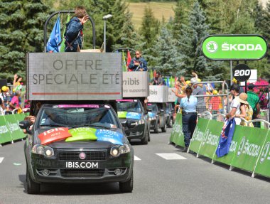 Briancon, Fransa - 19 Temmuz, tanıtım karavan sahne 18 Briancon, de 2017.The gözlük yönlendirmek Briancon - Izoard, Tour de France 2017. 