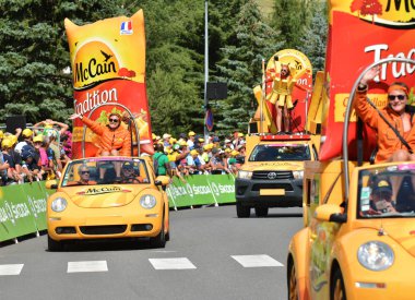 Briancon, Fransa - 19 Temmuz, tanıtım karavan sahne 18 Briancon, de 2017.The gözlük yönlendirmek Briancon - Izoard, Tour de France 2017. 