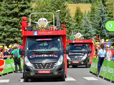 Briancon, Fransa - 19 Temmuz, tanıtım karavan sahne 18 Briancon, de 2017.The gözlük yönlendirmek Briancon - Izoard, Tour de France 2017. 