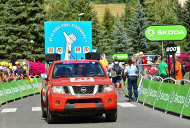 Briancon, Fransa - 19 Temmuz, tanıtım karavan sahne 18 Briancon, de 2017.The gözlük yönlendirmek Briancon - Izoard, Tour de France 2017. 