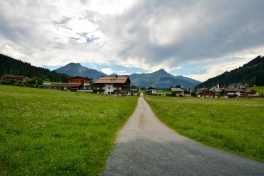 Alpler dağlarında soyut ulaşım, Avusturya