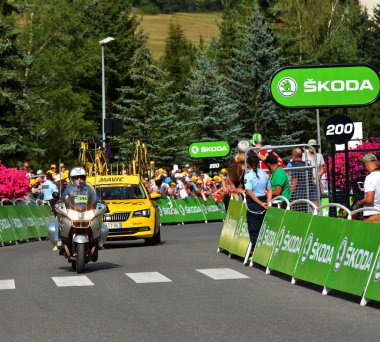Briancon, Fransa - 20 Temmuz 2017. Bisikletçiler sahne 18 Briancon,'başında yönlendirmek Briancon / Izoard, Tour de France 2017. 