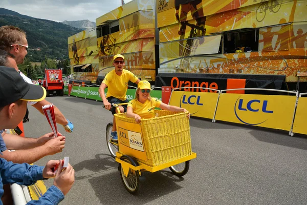 Serre Chevalier Francie Července 2017 Podívaná Propagační Karavany Etapě Serre — Stock fotografie