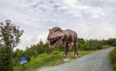 Feragat, Tyrol, Avusturya - 29 Ağustos 2016. Steinplatte, Avusturya, Tyrol, Feragat Alpleri 'ndeki Triassic Parc Plajı' nda eğlence ve macera.