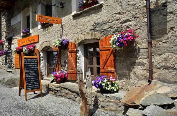 Bonneval Sur Arc Frankrike Juli 2017 Traditionell Arkitektur Med Stenhus — Stockfoto