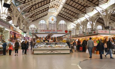 Valencia, İspanya - 9 Kasım 2016. Merkez çarşı içinde - Mercado Merkez Plaza Ciudad De Brujas, Valencia, İspanya
