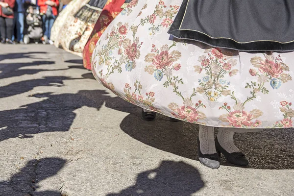 Traditionele Spaanse Kostuums Groep Dansers Het Uitvoeren Van — Stockfoto