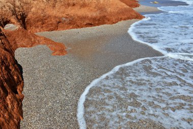 Vama Veche plajda Karadeniz kıyısı, olmayan bir ana turizm beldesi, Bulgaristan sınırı yakınında, tüm dünyadan turistler için popüler hedef.
