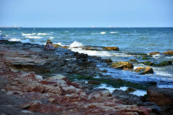 Dívka Relaxace Pláži Vama Veche Non Mainstream Turistické Destinace Pobřeží — Stock fotografie