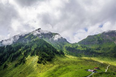 Wildseeloder ev ve Wildsee Gölü, tarihi ve doğa rezerv yer Alps, Fieberbrunn, Avusturya için iki saat izinde güzel manzara