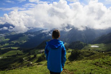 Avusturya Alpleri 'nin Larchfilzkogelof gondol kaldırma istasyonu doğa koruma alanı Alpler, Fieberbrunn, Avusturya