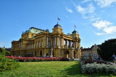Hırvatistan'ın başkenti Zagreb'de opera, tiyatro ve baleye ev sahipliği yapan Hırvat Ulusal Tiyatrosu binası.