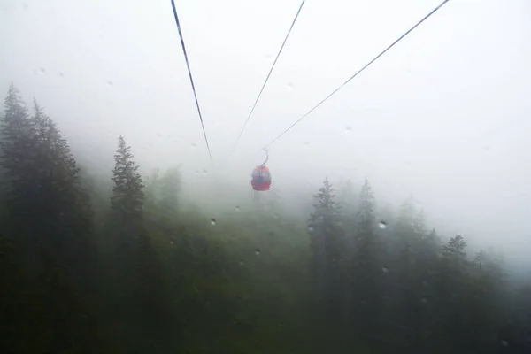 Místo Odpočinku Mlhavém Letním Dni Tyrolsku Alpy — Stock fotografie