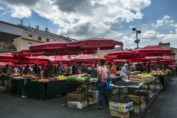 Zagreb, Hırvatistan - July15, 2o18. Dolac Market, en popüler Zagreb şehirde açık hava Pazar ve en iyi cazibe