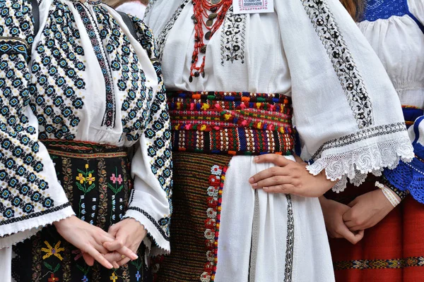 Константа Румыния Июня 2018 Года Женщины Традиционных Костюмах Ziua Iei — стоковое фото