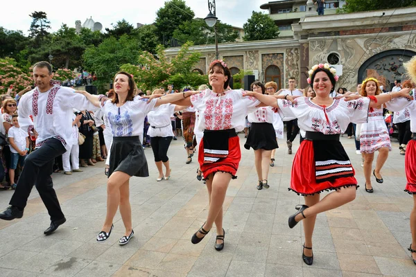 Constanta Roménia Junho 2018 Grupo Dançarinos Atuando Ziua Iei Dia — Fotografia de Stock