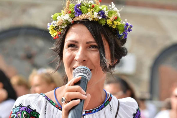 Constanta Rumunia Czerwca 2018 Kobieta Tradycyjnym Stroju Ziua Iei Międzynarodowy — Zdjęcie stockowe