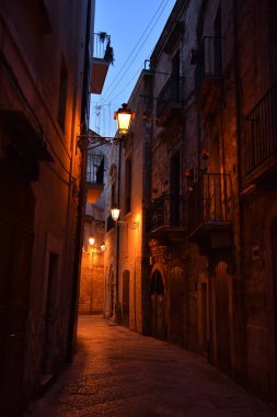 Old Town, Bari, İtalya'nın tarihi merkezi şaşırtıcı gece görünümü