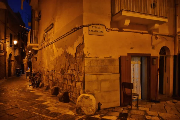 Noční Pohled Úžasné Staré Město Historické Centrum Bari Itálie Ulice — Stock fotografie