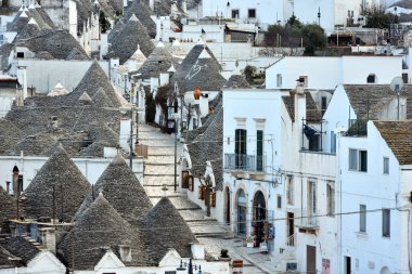 Alberobello, İtalya - 11 Şubat 2019. Benzersiz Trulli Alberobello, Puglia bölgesinde, İtalya ev sahipliği yapmaktadır. Yukarıdan görüntülemek.