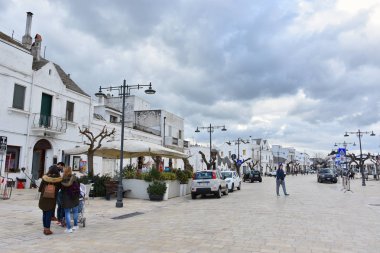 Alberobello, İtalya - 11 Şubat 2019. Alberobello Merkezi, Puglia bölgesinde, İtalya