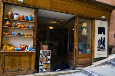 Briancon, Fransa - 20 Temmuz 2017. Old Town, Briancon, Fransa'da (Provence), en yüksek şehir yaz ve popüler kayak merkezinde Fransa Bisiklet Turu için kışın bilinen.