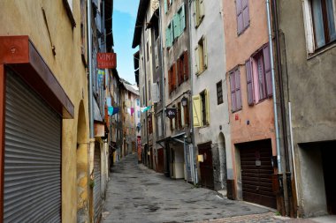 Briancon, Fransa - 20 Temmuz 2017. Eski şehir Briancon, Fransa (Provence) ve Fransa Bisiklet Turu için bilinen en yüksek şehirde sokakta. 