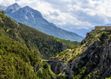 Ecrins Dağları'Asfeld Briancon Köprüsü, Fransa'yla Provence'de Hautes Alpes
