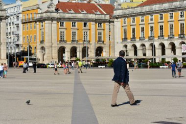 Lisbon, Portekiz - 30 Ekim 2017. Praça yapmak Comercio - ticari meydan, Terreiro Paco Lizbon, Portekiz gibi bilinen tarihi dönüm noktası. 