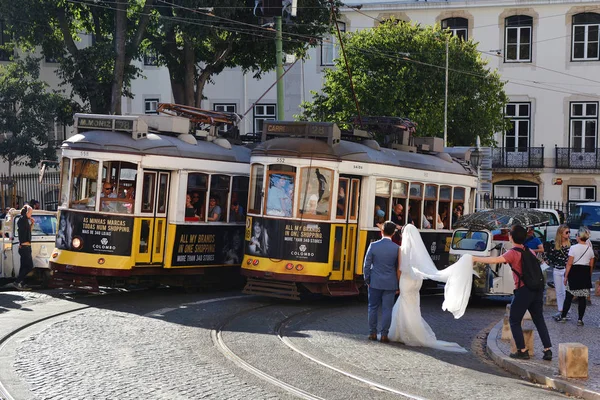 Lisboa Portugal Octubre 2017 Vista Calle Con Famoso Antiguo Tranvía — Foto de Stock