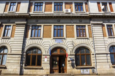 Köstence, Romanya-30 Mart 2019. Eski tahıl değişimi, tarihi anıt, şimdi Port Maritime Constanta, Romanya sınır polisi