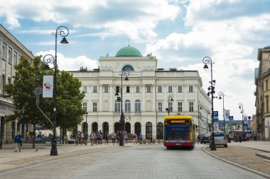 Varşova 'da Staszic Sarayı (Societas Scientiarum Varsoviensis) veya Polonya Bilimler Akademisi, Varşova, Polonya 'daki Krakowskie Przedmiescie caddesinde