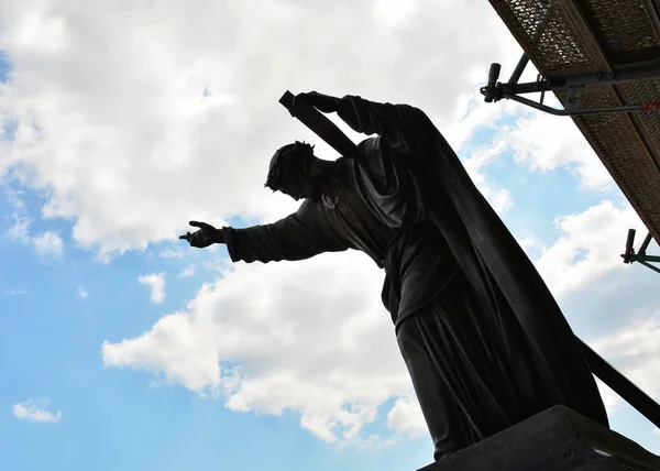 Sculpture Silhouette Christ Portant Croix Église Sainte Croix Varsovie Pologne — Photo