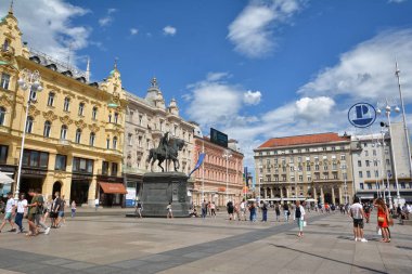 Zagreb, Hırvatistan-15 Temmuz 2017. Ban Jelacic Meydanı (Trg Bana Jelacica), Zagrep kentinde, Hırvatistan. 