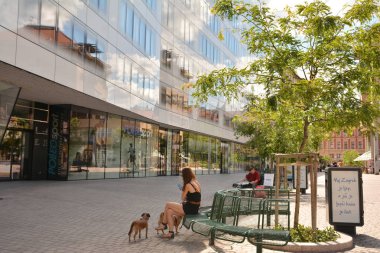 Zagreb, Hırvatistan-15 Temmuz 2017. Zagreb 'de Augusta Cesarca Caddesi üzerinde Cityscape, Hırvatistan. 