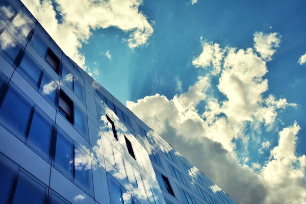 Fachada Edificio Con Cielo Azul Increíble Perspectiva Zagreb Croacia — Foto de Stock