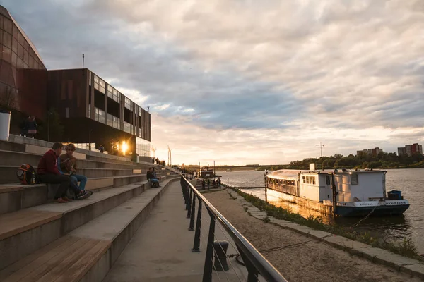 Warsaw Polonia Junio 2018 Tarde Verano Orilla Del Río Vístula — Foto de Stock