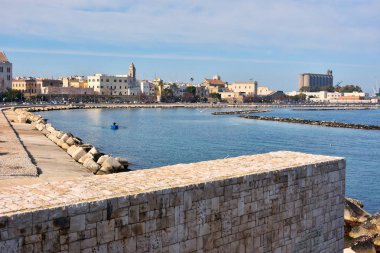Bari Adriyatik denizi boyunca Lungomare , Puglia bölgesi, Güney İtalya.