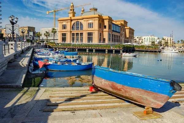 Bari Italy Февраля 2019 Года Пейзаж Рыбацкими Лодками Пришвартованными Старой — стоковое фото