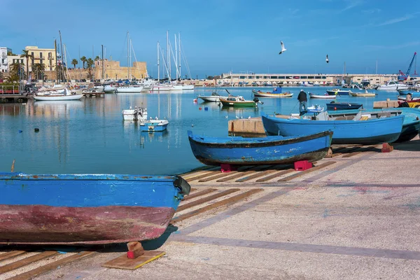 Bari Italy Февраля 2019 Года Пейзаж Рыбацкими Лодками Пришвартованными Старой — стоковое фото